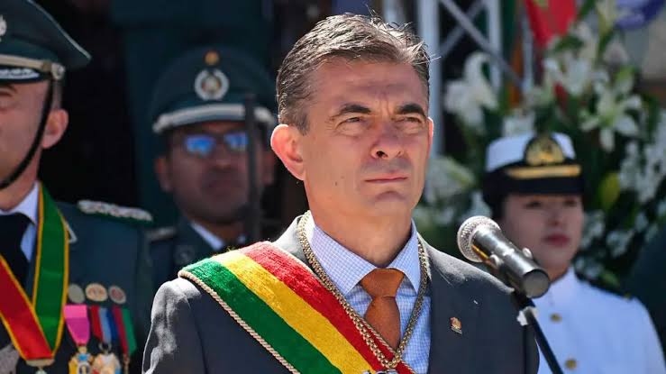 Vicepresidente Lara critica al presidente y rechaza la corrupción