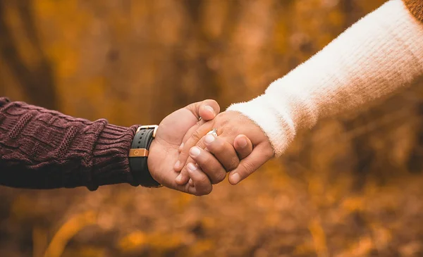 La clave para el éxito en las relaciones de pareja es más que solo honestidad