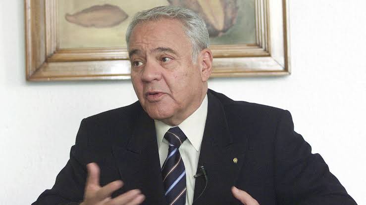 Sánchez de Lozada llama a la cohesión del MNR para enfrentar crisis en Bolivia
