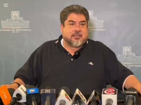 Zegarra solicita esclarecimientos sobre la estancia del avión presidencial en Florida