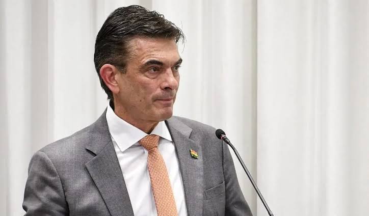 Paz defiende el incremento del diésel como una medida necesaria