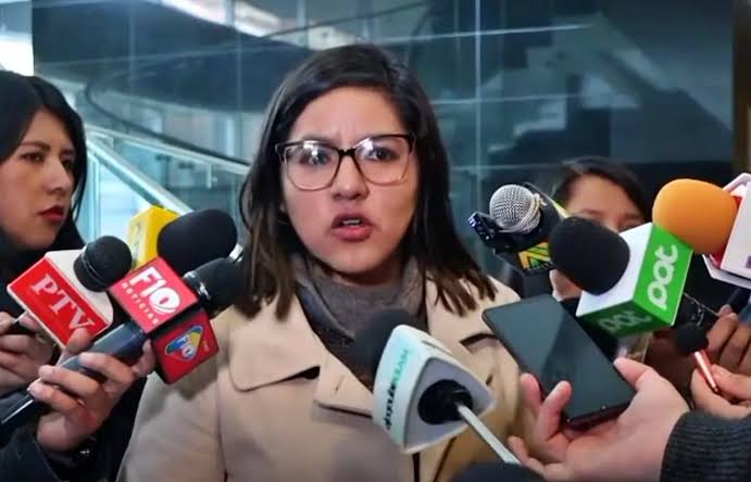 Lissa Claros advierte sobre la amenaza de desestabilización democrática