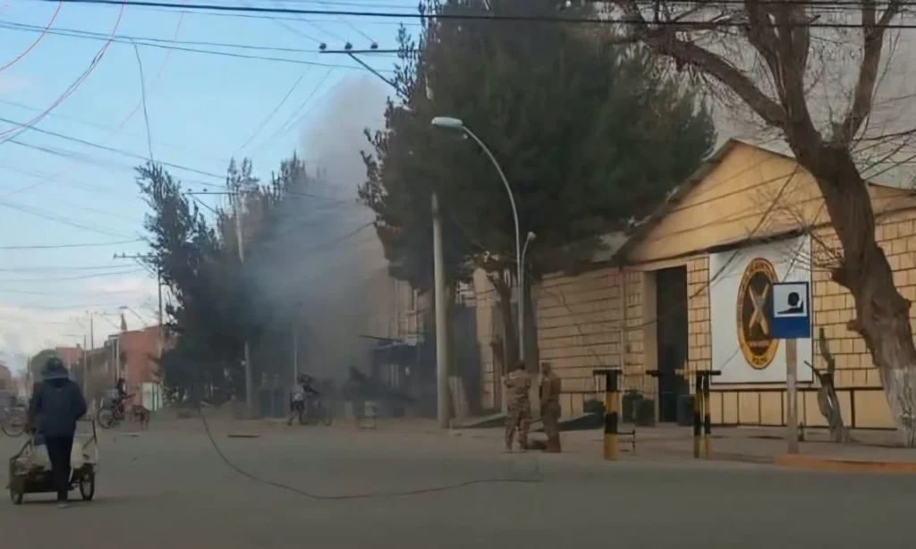 Fuerte explosión en el cuartel de Viacha deja víctimas y daños graves