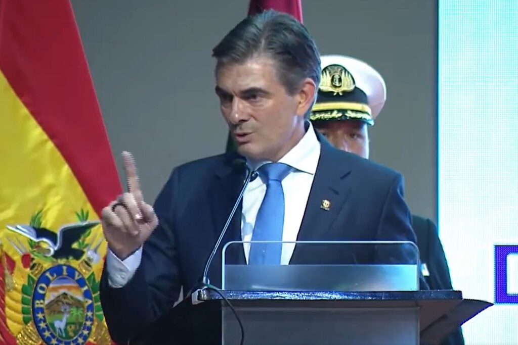 Rodrigo Paz asegura transparencia en acuerdo con el FMI