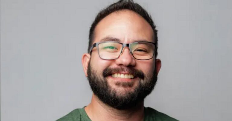 Ejecutivo de The New York Times es asesinado en California por suegros