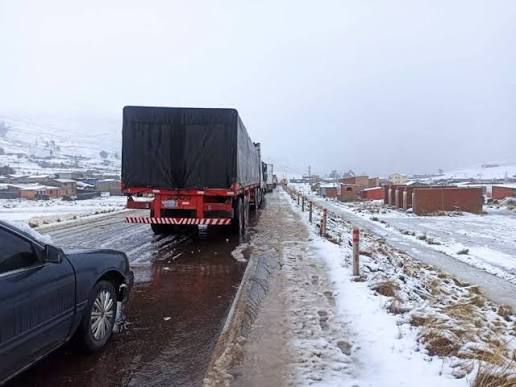 Alerta naranja por nevadas en cinco departamentos del país