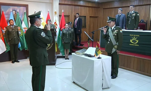 Lucio Jiménez asume como nuevo Inspector General de la Policía Boliviana