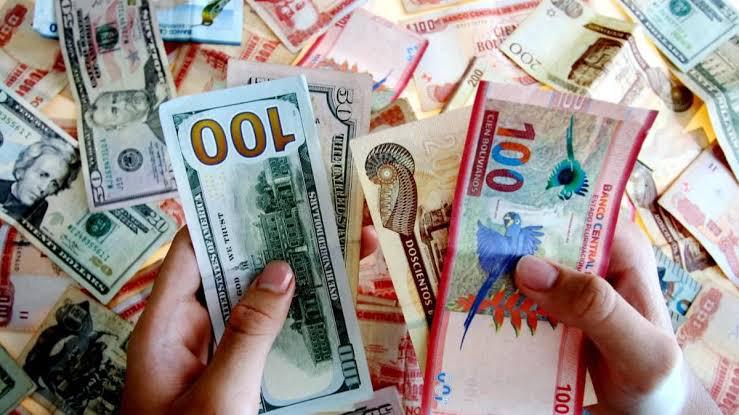 El dólar oficial presenta una ligera baja este viernes 25 de septiembre