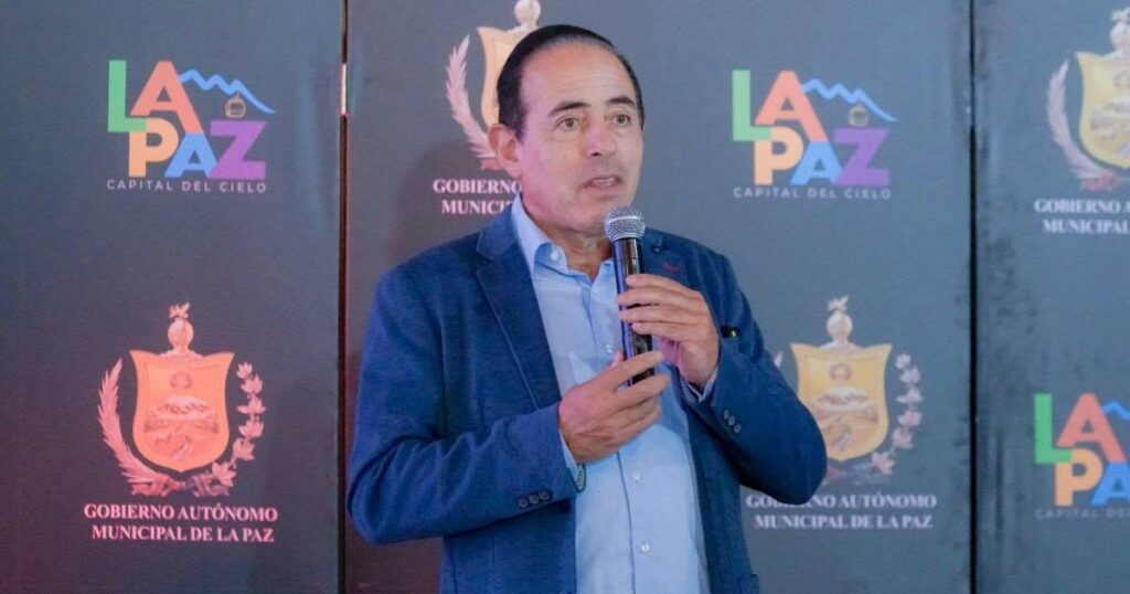 El alcalde Dockweiler aclara el uso de combustibles en el transporte paceño