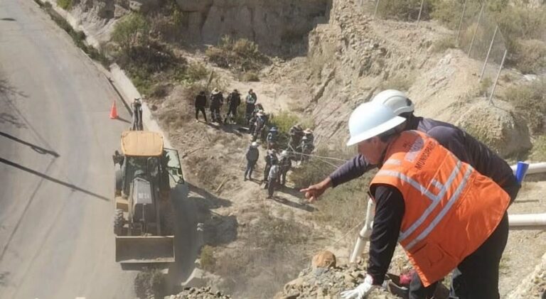 Vía a Mallasa reabierta tras labores de limpieza municipal