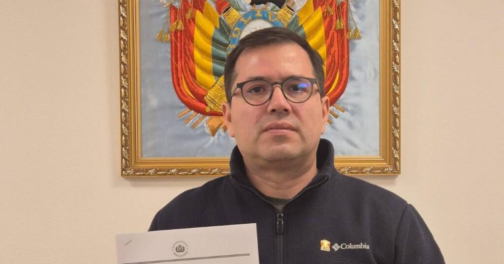 Senador Roca sugiere privatizar empresas estatales y establecer un nuevo impuesto