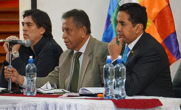 Bascopé y transportistas acuerdan trabajar en conjunto para solucionar problemas