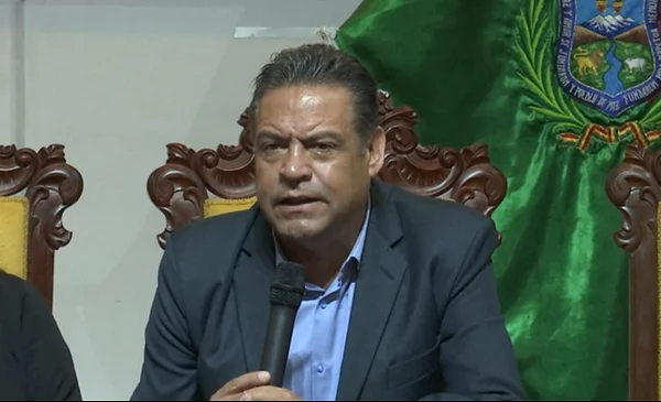 Aumento en el precio del diésel podría impactar obras en La Paz