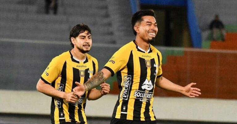 The Strongest y Real Oruro se enfrentan en el Hernando Siles