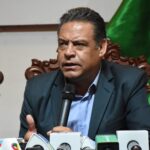 Gobernación de La Paz se reúne con el transporte interprovincial para tratar costos del diésel