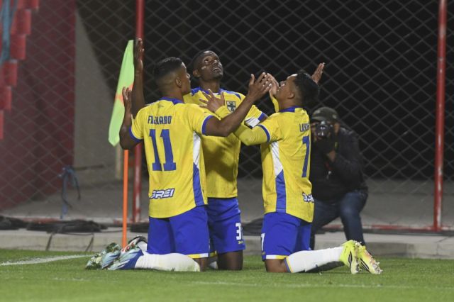ABB se impone a FC Universitario y se aleja del descenso