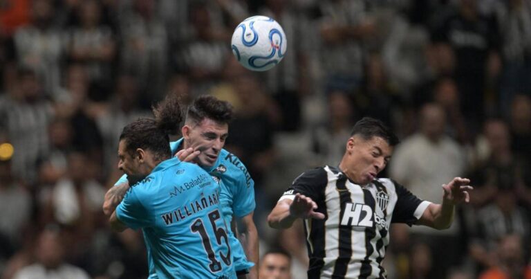 Atlético Mineiro se clasifica a semifinales de la Copa Sudamericana tras vencer a Santos en penales