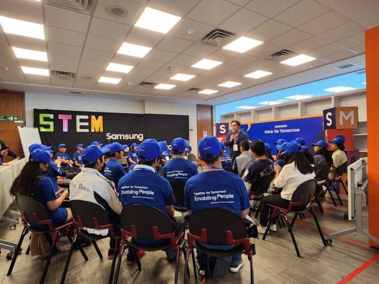 Más de 2.700 estudiantes bolivianos participan en el programa "Solve for Tomorrow"