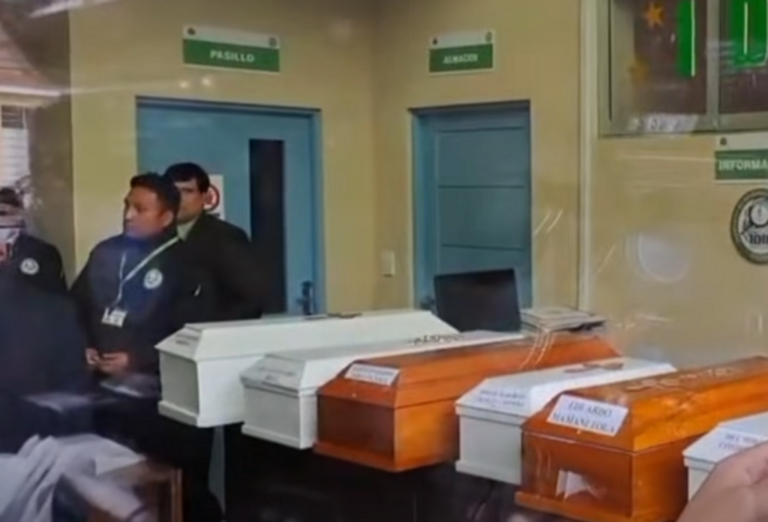 Restos de víctimas de explosiones en Viacha son entregados a sus familias