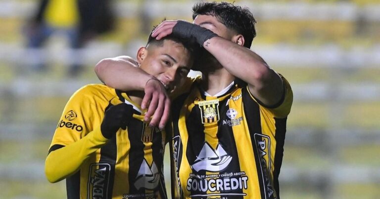 The Strongest humilla a Real Oruro y acosa a los punteros