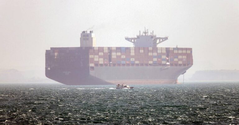 Irán asegura haber atacado un barco petrolero en el estrecho de Ormuz