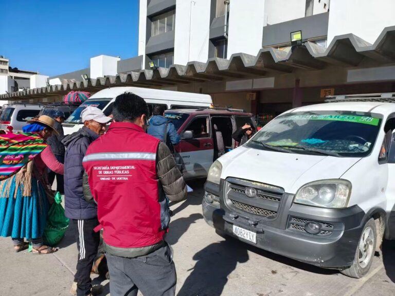 Revisión de tarifas de pasajes interprovinciales en Oruro