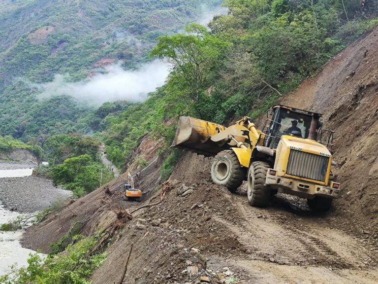 La Gobernación de La Paz evalúa proyectos tras el aumento del diésel