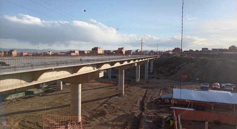 Avanza la construcción de puentes en La Paz