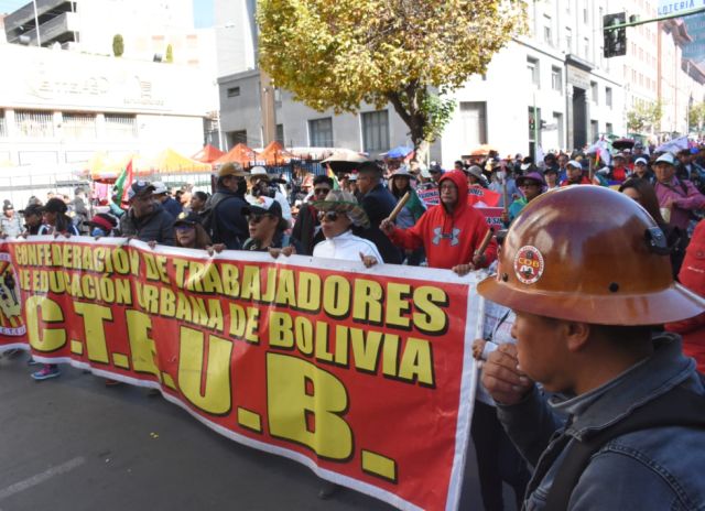 Maestros se organizan para protestar contra nueva ley educativa