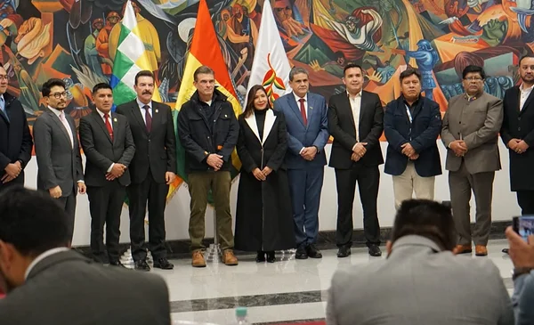 Gobierno y municipios firman acuerdo para ejecutar la Agenda 50/50