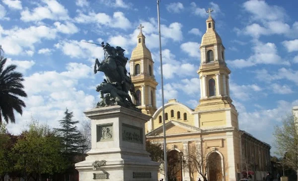 Hallan restos humanos en remodelación de Catedral en Rancagua