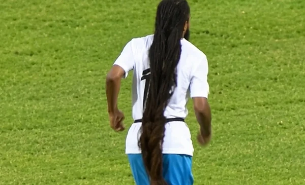 La inusual expulsión de dos jugadores por el cabello de Scipio