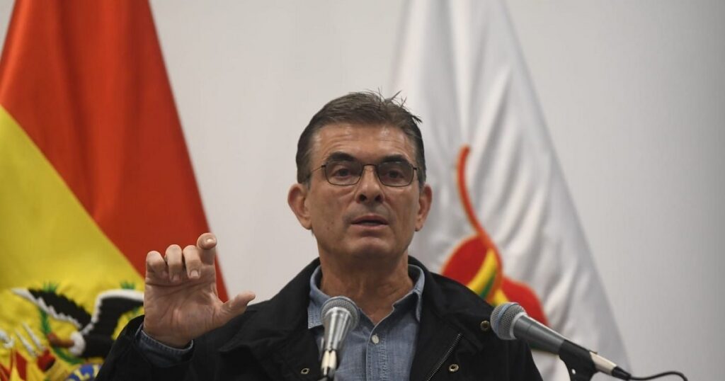 Paz arremete contra Evo Morales por denuncias de trata de menores