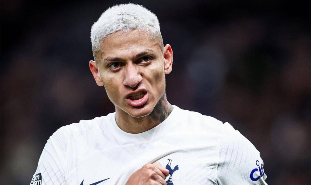 Richarlison se queda fuera de la lista del Tottenham para la Premier League