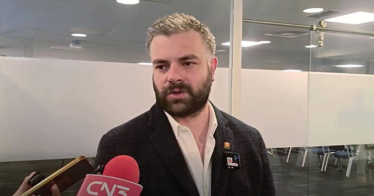 Senador Ormachea solicita a Beller evidencias sobre acusaciones de corrupción