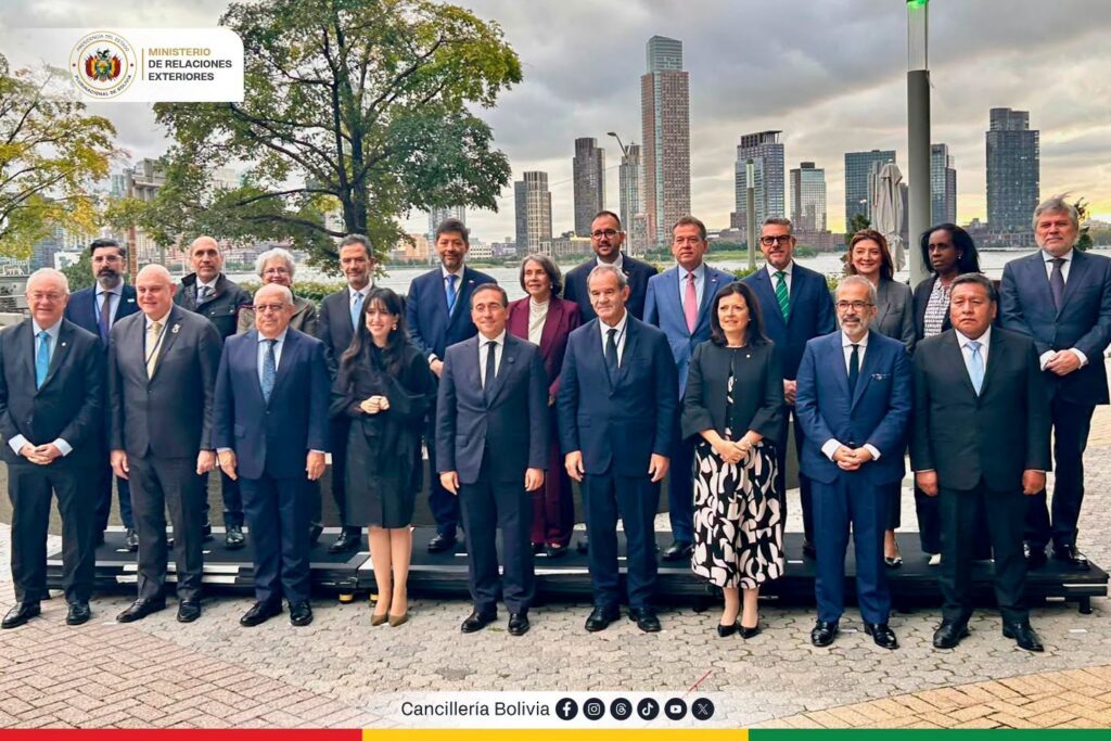 Bolivia y España se preparan para la XXX Cumbre Iberoamericana