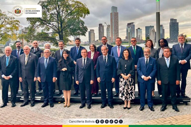 Bolivia y España se preparan para la XXX Cumbre Iberoamericana