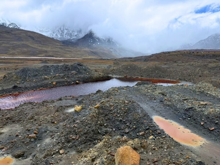 AJAM detiene actividad minera no autorizada cerca de la represa de Milluni en El Alto