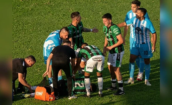 Grave lesión en el fútbol argentino tras una patada brutal