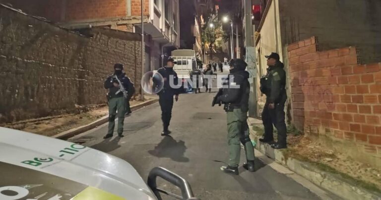 Atracan a librecambista en la puerta de su hogar en La Paz