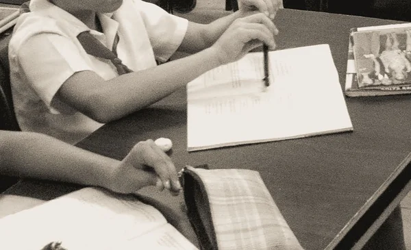 Ministerio de Educación aclara que no hay nueva ley y promoverá consenso