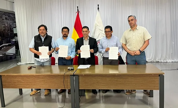 Cisterneros y YPFB alcanzan acuerdo para reanudar transporte de combustibles