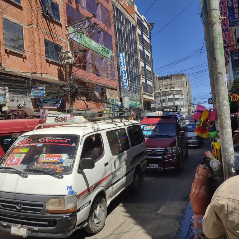 Cierre temporal de calles en La Ceja de El Alto por recapeo asfáltico