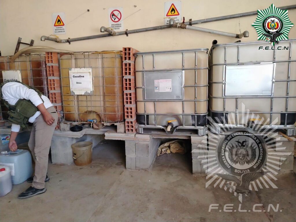Intervención de FELCN en Mallasa: secuestran más de 2.400 litros de químicos