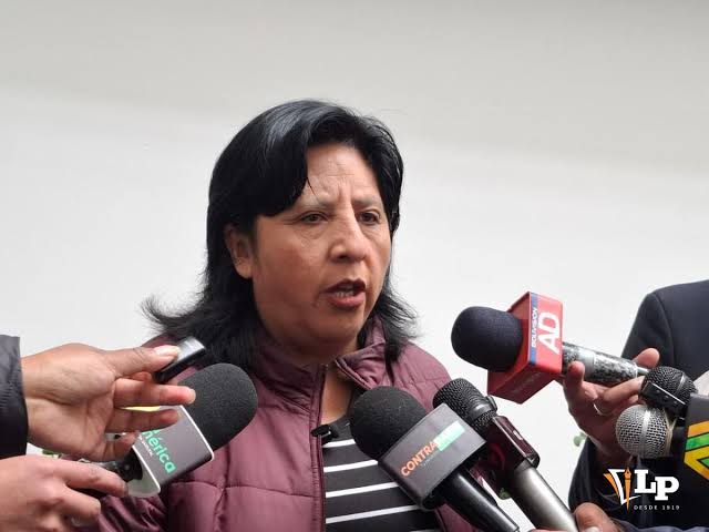 Claudia Bilbao cuestiona la vigencia de Evo Morales en la política boliviana