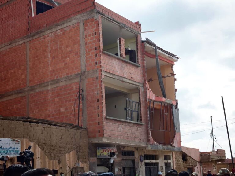 Modificaciones al Decreto para reparar viviendas en Viacha tras explosiones