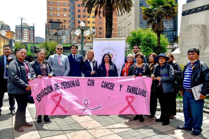 Octubre Rosa: Bolivia refuerza su compromiso en la lucha contra el cáncer de mama