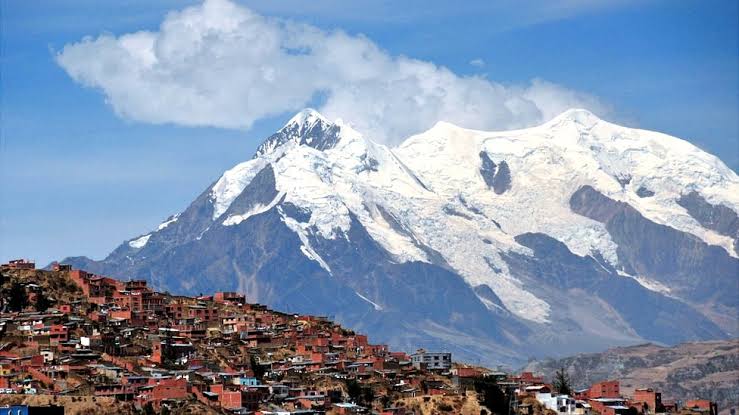 El Illimani sufre una alarmante pérdida de hielo por las altas temperaturas