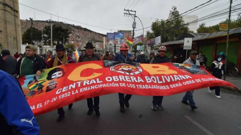 La COB se pronuncia en emergencia ante decretos gubernamentales