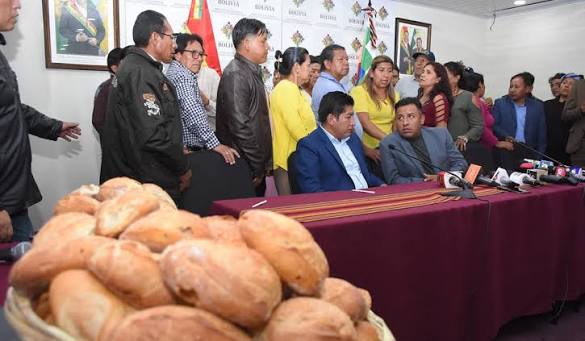 Continúan las negociaciones entre el Gobierno y panificadores por el precio del pan de batalla